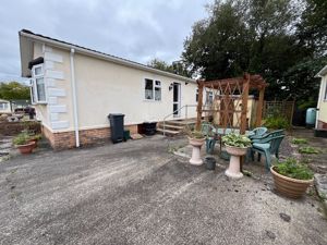 Photo 25- click for photo gallery